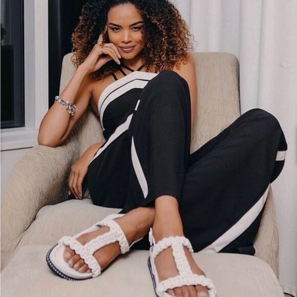 Paula Torres Sandals. - Picture 1 of 7